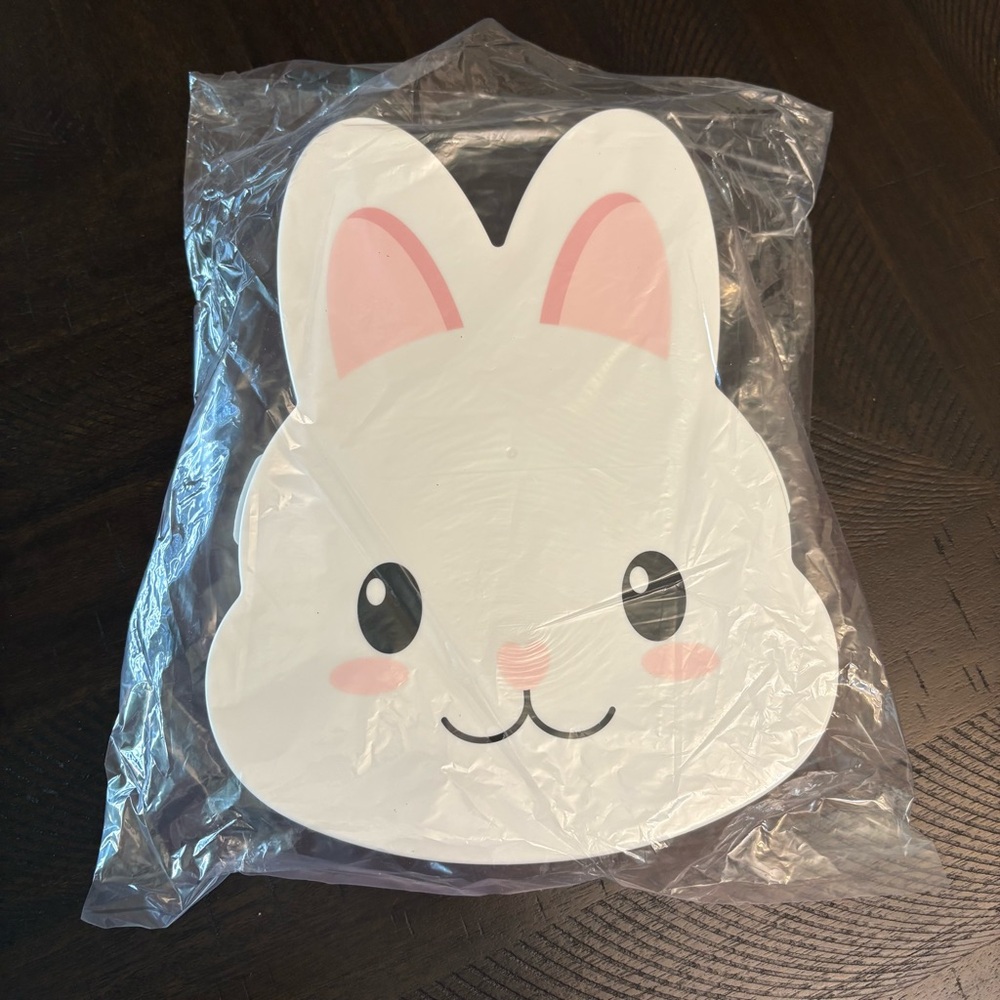 CWC Easter Bunny Snackle Plastic Storage Container Six Sections Snap Closure NWT - Picture 8 of 8